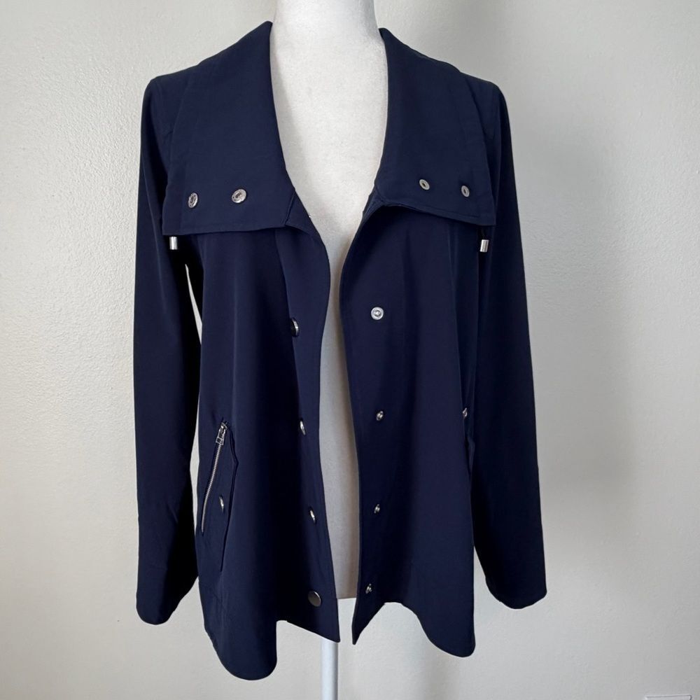 Chico’s Zenergy Jacket Wind Breaker Navy Blue Size 0 (small 4) Snap Front